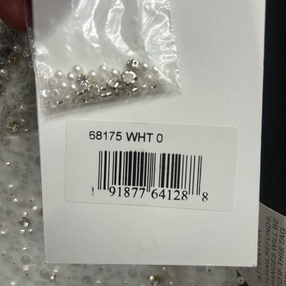 Mac Duggal 68175 EMBELLISHED PLUNGE NECK SLEEVELESS TRUMPET GOWN *flawed - Picture 5 of 10